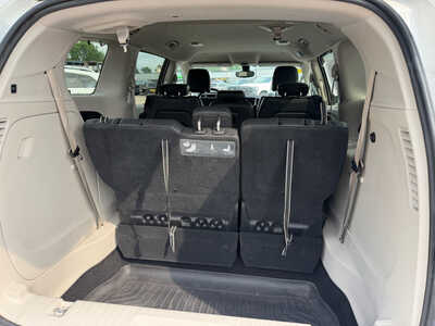 2017 Chrysler Pacifica, $14649. Photo 9