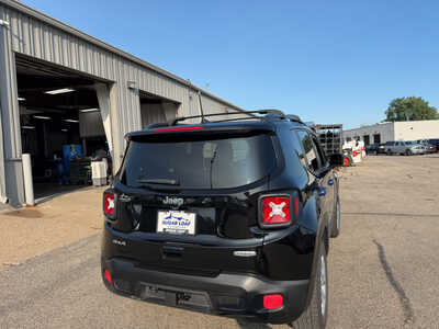 2018 Jeep Renegade, $14150. Photo 5