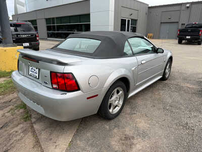 2004 Ford Mustang, $5649. Photo 4