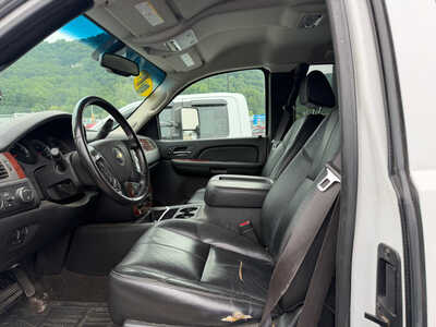 2009 Chevrolet 2500 Ext Cab, $12649. Photo 5