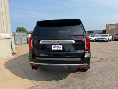 2022 GMC Yukon XL, $47649. Photo 5