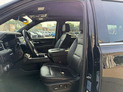 2022 GMC Yukon XL, $47649. Photo 7