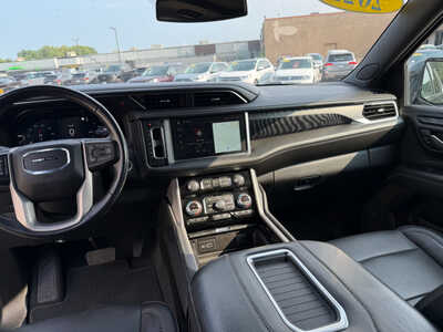 2022 GMC Yukon XL, $47649. Photo 9