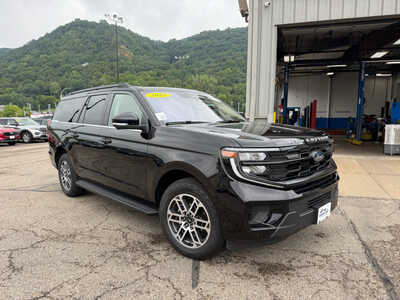 2025 Ford Expedition Max, $58995. Photo 3