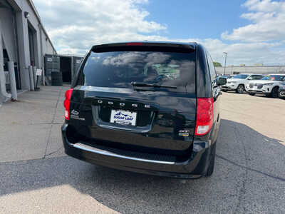 2017 Dodge Grand Caravan, $6150. Photo 5