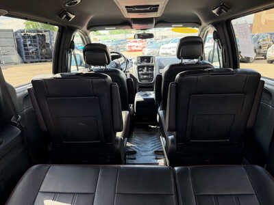 2017 Dodge Grand Caravan, $6150. Photo 9