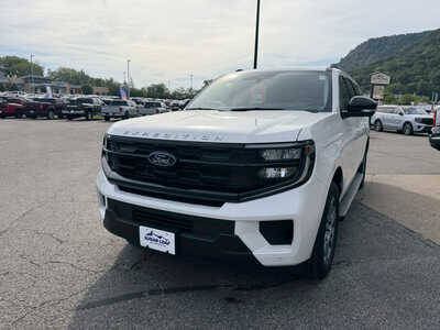 2025 Ford Expedition Max, $58995. Photo 2