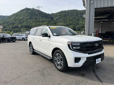 2025 Ford Expedition Max, $58995. Photo 3