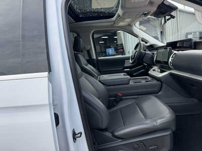 2025 Ford Expedition Max, $58995. Photo 10