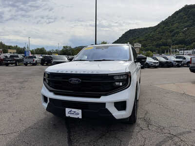 2025 Ford Expedition Max, $58995. Photo 2