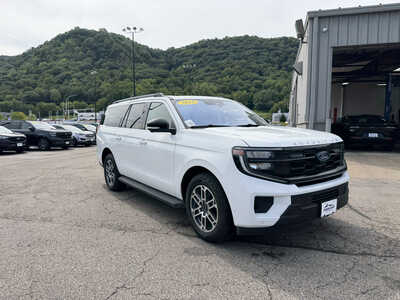 2025 Ford Expedition Max, $58995. Photo 3