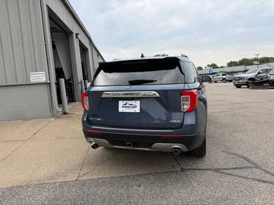 2021 Ford Explorer, $25649. Photo 5