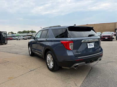 2021 Ford Explorer, $25649. Photo 6