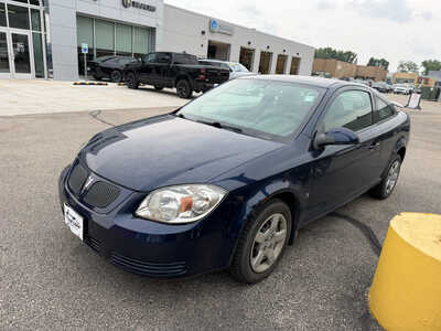 2009 Pontiac G5, $8649. Photo 2