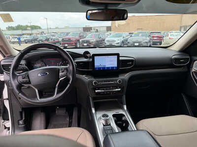 2020 Ford Explorer, $25150. Photo 12