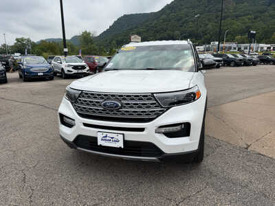 2020 Ford Explorer, $25150. Photo 2
