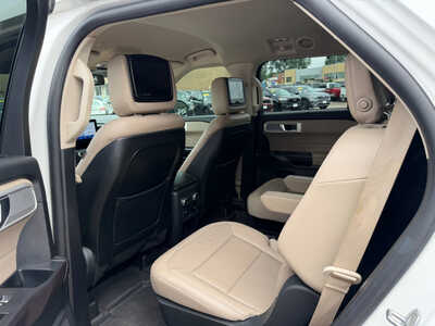 2020 Ford Explorer, $25150. Photo 8