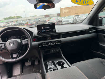 2024 Honda Pilot, $35649. Photo 11