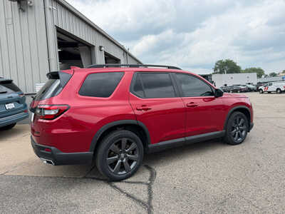 2024 Honda Pilot, $35649. Photo 4