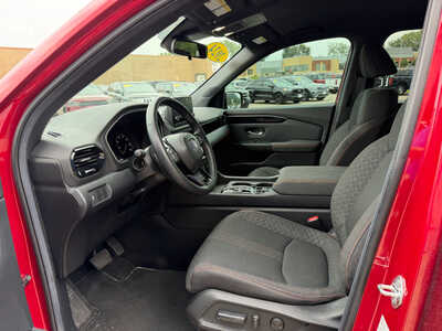 2024 Honda Pilot, $35649. Photo 7