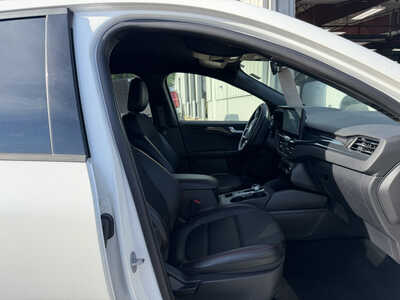 2025 Ford Escape, $23500. Photo 11