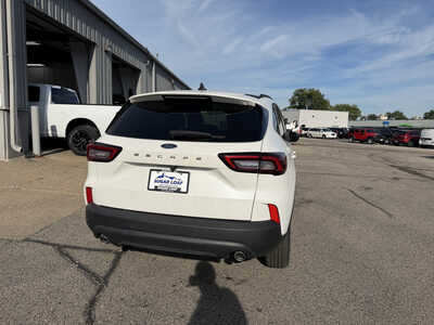 2025 Ford Escape, $23500. Photo 5