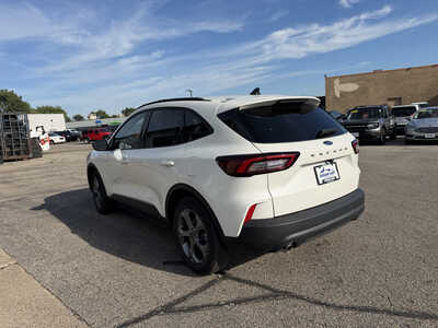 2025 Ford Escape, $23500. Photo 6
