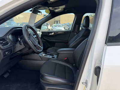 2025 Ford Escape, $23500. Photo 7