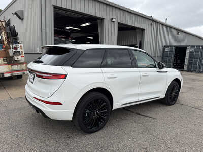 2025 Lincoln Corsair, $39150. Photo 4