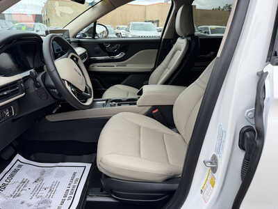 2025 Lincoln Corsair, $39150. Photo 7