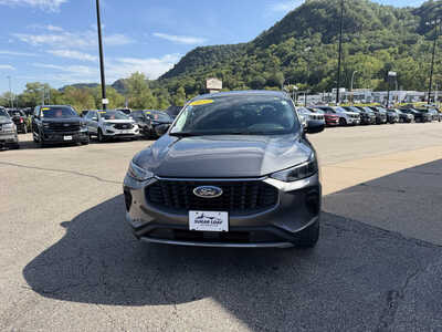 2023 Ford Escape, $21150. Photo 2