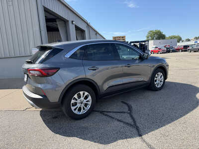 2023 Ford Escape, $21150. Photo 4