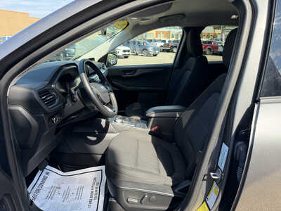 2023 Ford Escape, $21150. Photo 8