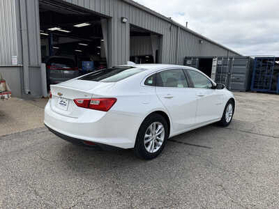 2016 Chevrolet Malibu, $9649. Photo 4