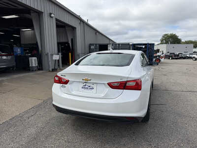 2016 Chevrolet Malibu, $9649. Photo 5