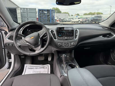 2016 Chevrolet Malibu, $9649. Photo 9