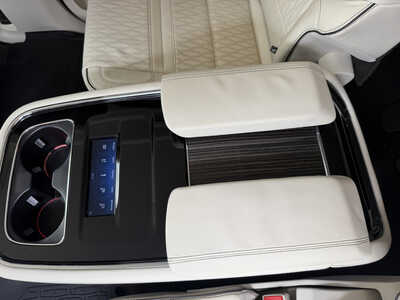2024 Lincoln Navigator L, $69649. Photo 12