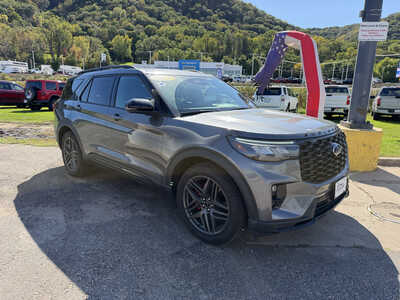 2025 Ford Explorer, $48649. Photo 2