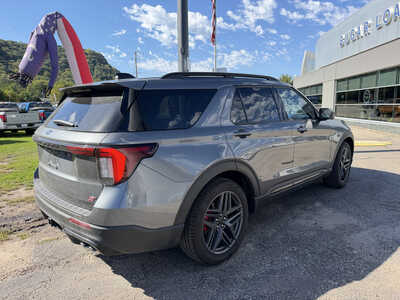 2025 Ford Explorer, $48649. Photo 3
