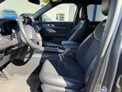 2025 Ford Explorer, $48649. Photo 5
