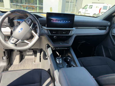 2025 Ford Explorer, $48649. Photo 8