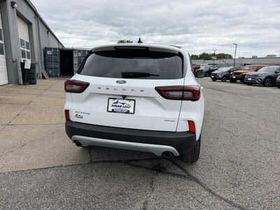 2024 Ford Escape, $24649. Photo 5