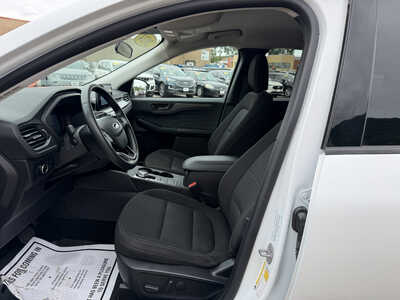 2024 Ford Escape, $24649. Photo 7
