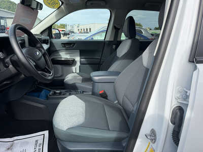 2025 Ford Maverick, $29649. Photo 7