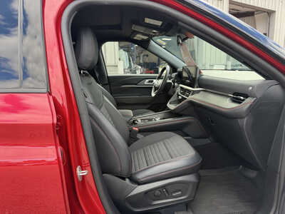 2025 Ford Explorer, $37649. Photo 6