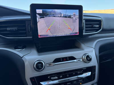 2023 Ford Explorer, $28649. Photo 12