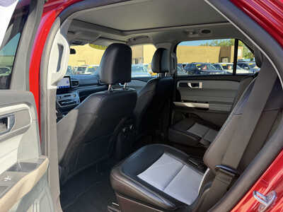 2023 Ford Explorer, $28649. Photo 7