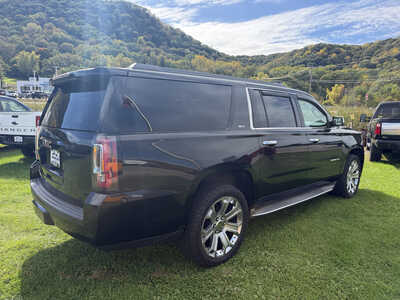 2015 GMC Yukon XL, $18649. Photo 3
