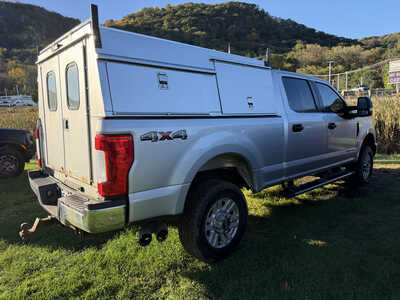 2018 Ford F350 Crew Cab, $32649. Photo 3