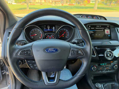 2016 Ford Focus, $27649. Photo 11